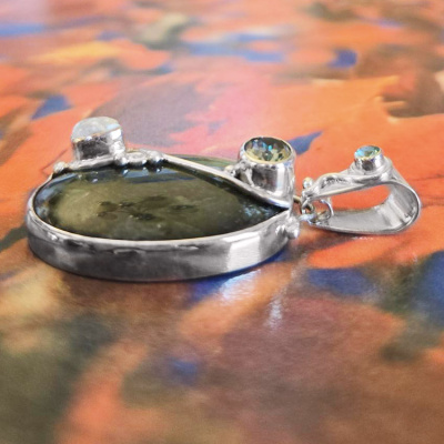 pv155l_side_1157840825