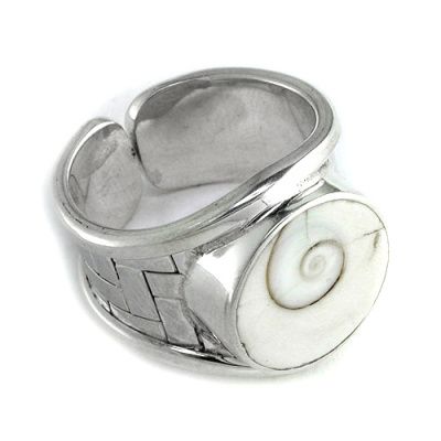 Woven Silver Band Ring with Siwa Shell
