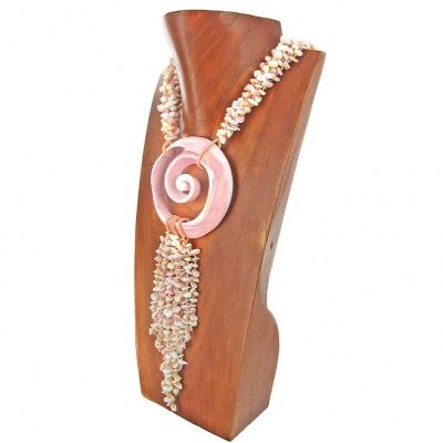 Queen Conch Bead & Swirl Necklace