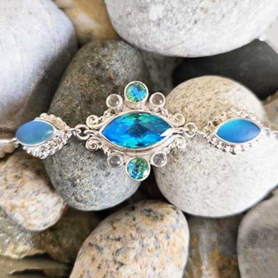 Frosted and Faceted Caribbean Quartz Bracelet with Moonstone